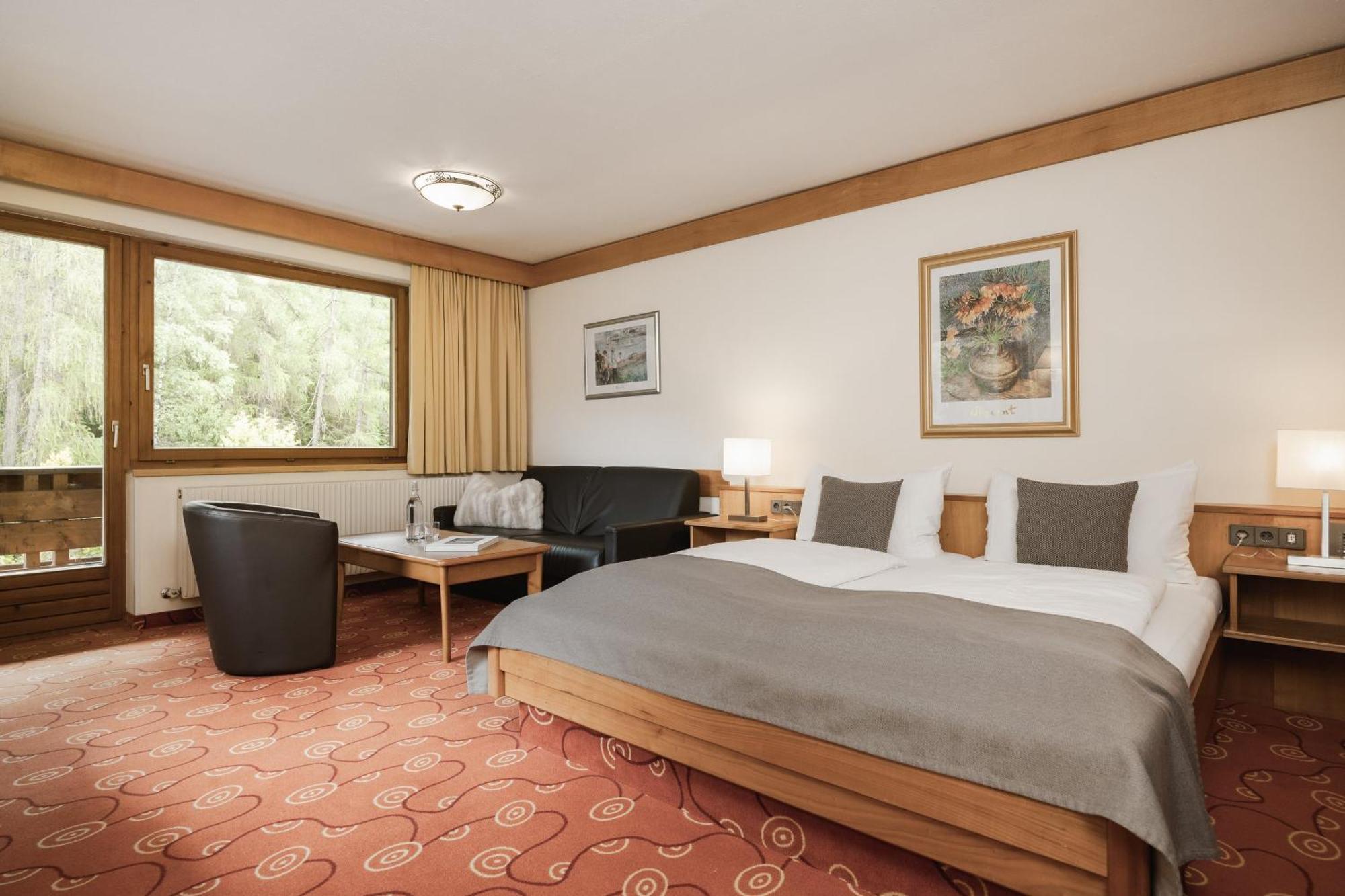 Neueroeffnung Miaflor Familien- & Aktivresort Ried im Oberinntal Chambre photo