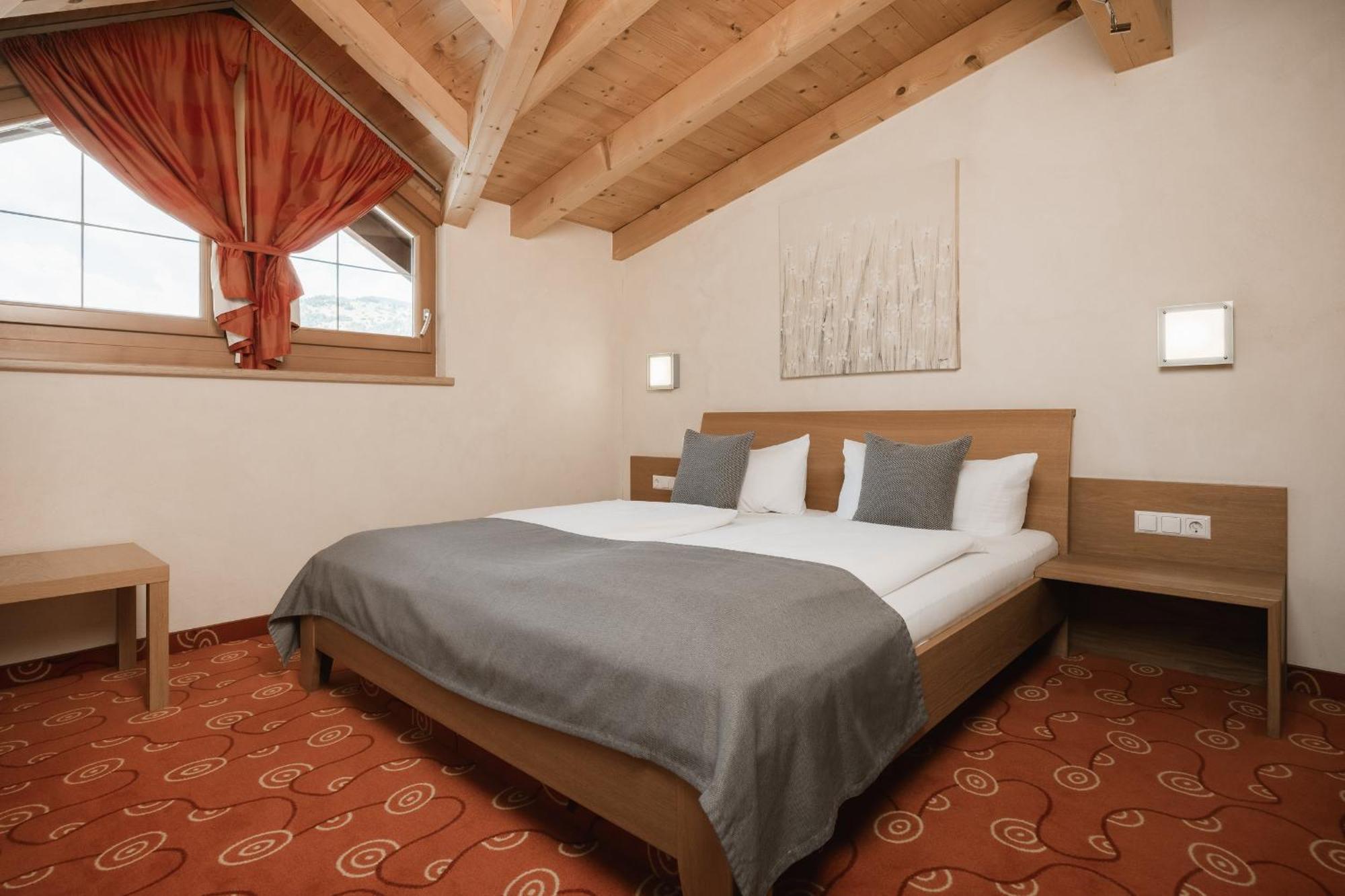 Neueroeffnung Miaflor Familien- & Aktivresort Ried im Oberinntal Chambre photo