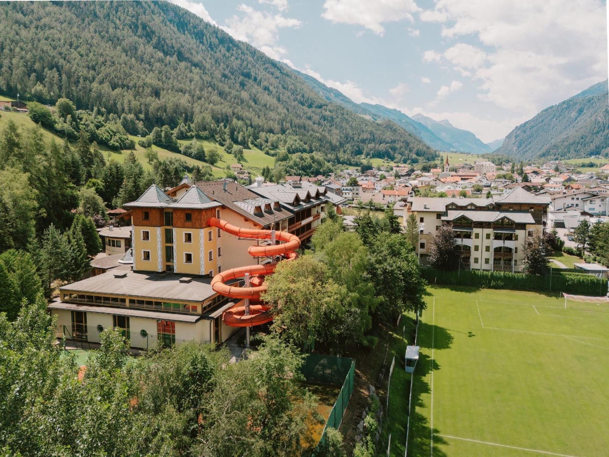 Neueroeffnung Miaflor Familien- & Aktivresort Ried im Oberinntal Extérieur photo
