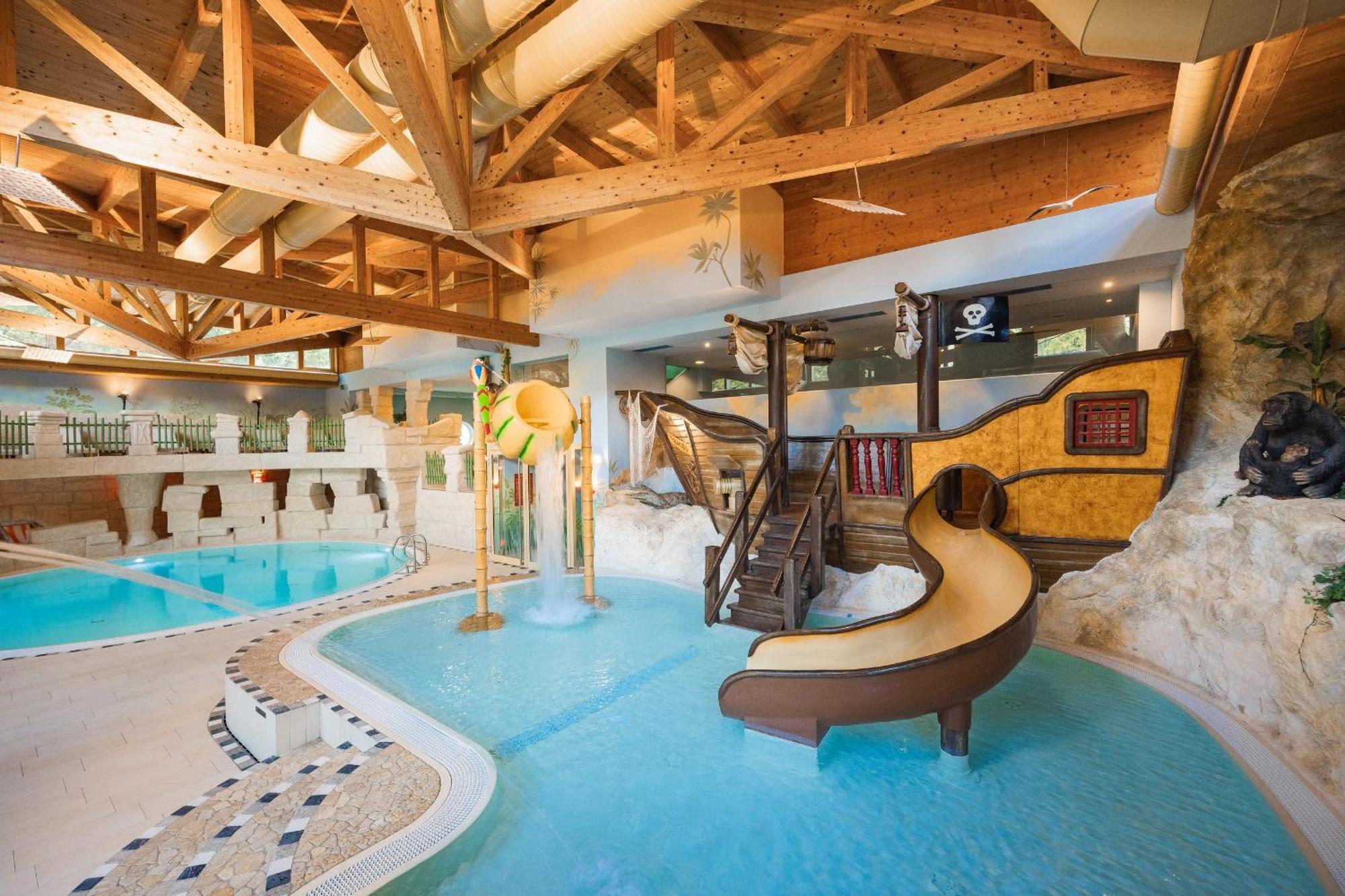 Neueroeffnung Miaflor Familien- & Aktivresort Ried im Oberinntal Extérieur photo