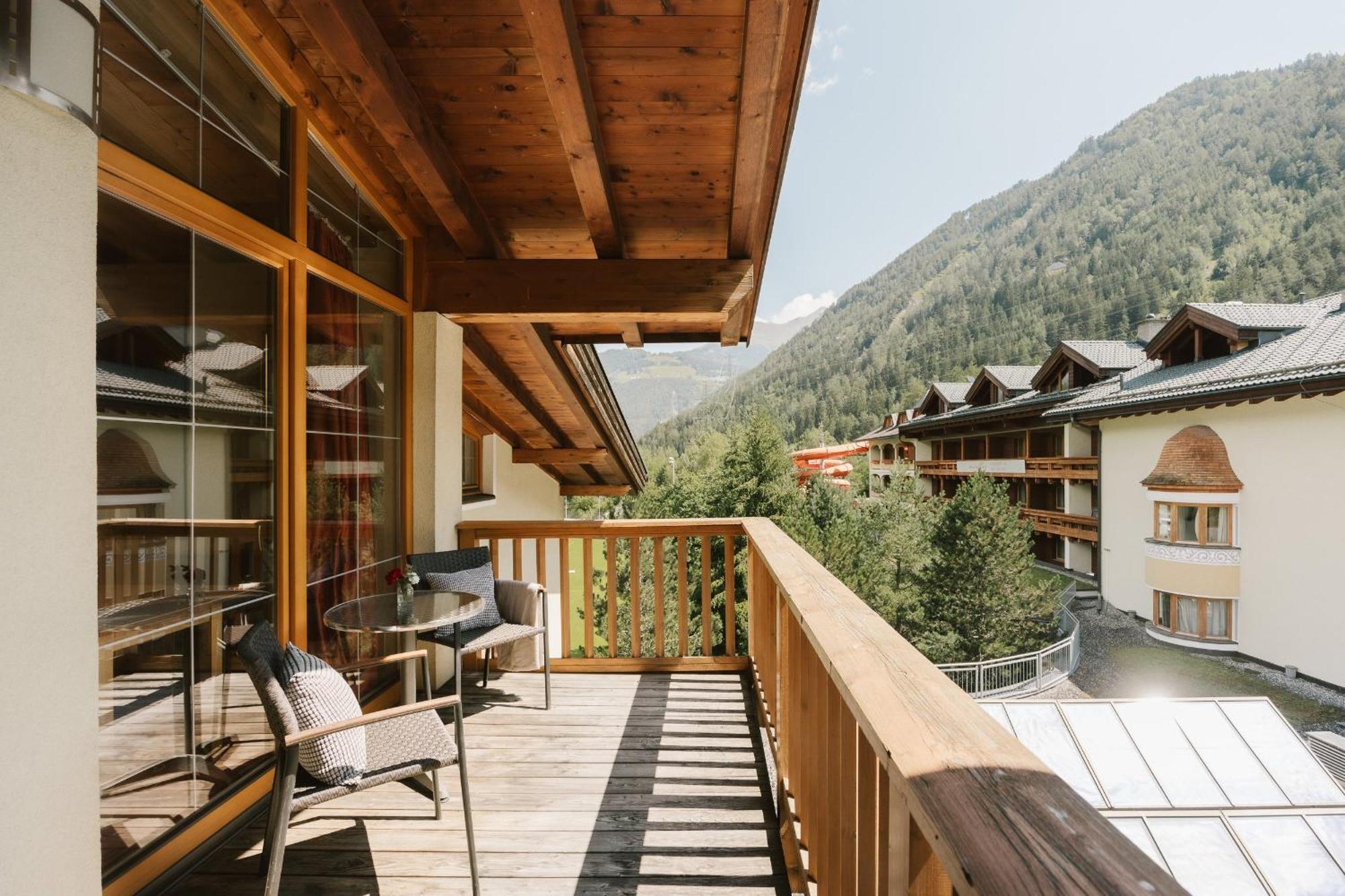 Neueroeffnung Miaflor Familien- & Aktivresort Ried im Oberinntal Chambre photo