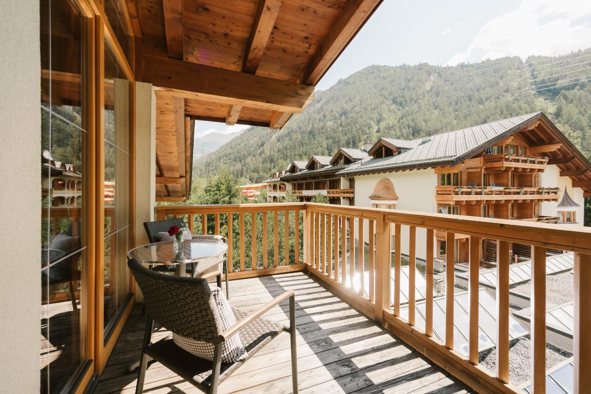 Neueroeffnung Miaflor Familien- & Aktivresort Ried im Oberinntal Extérieur photo