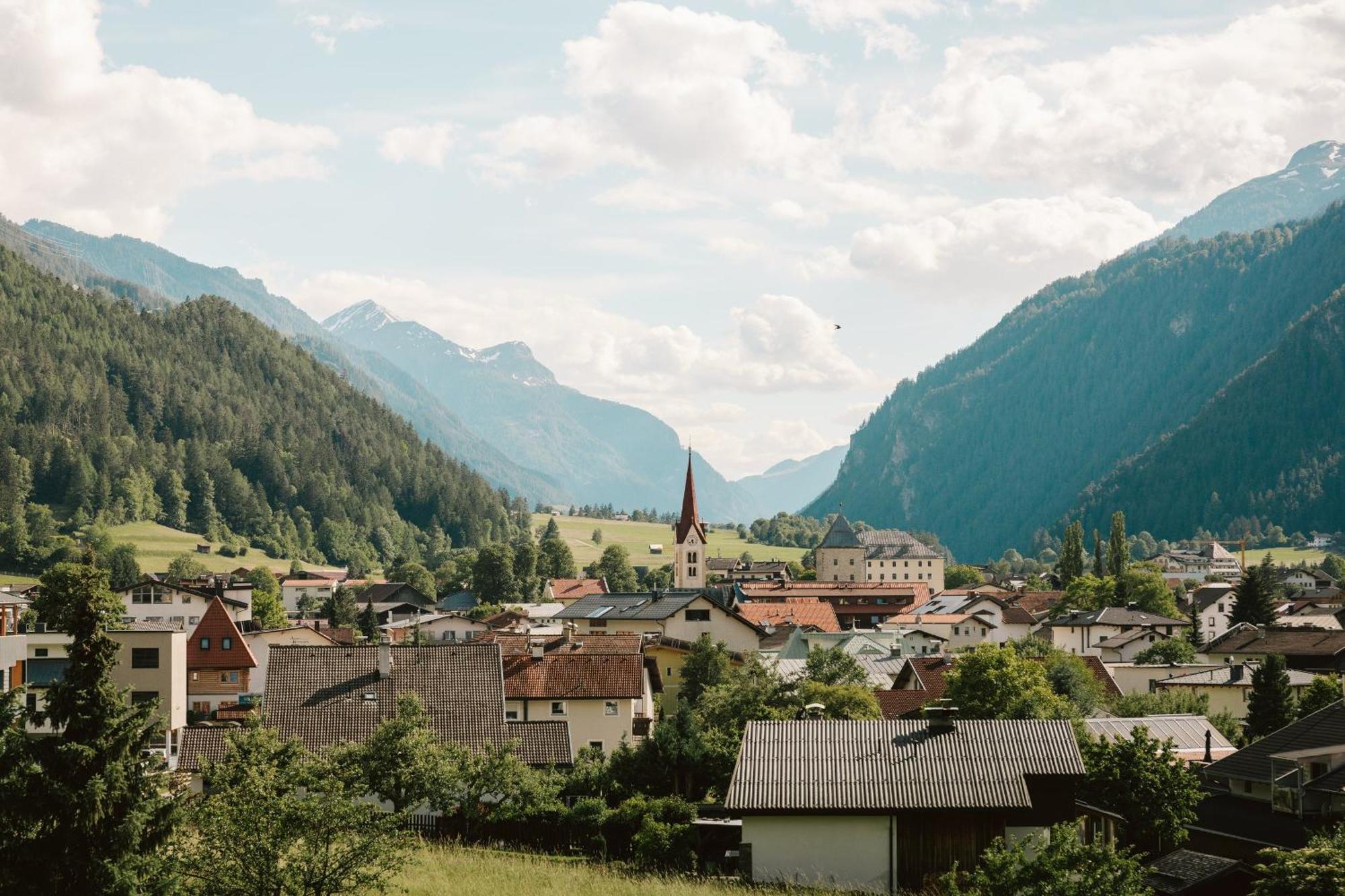 Neueroeffnung Miaflor Familien- & Aktivresort Ried im Oberinntal Extérieur photo