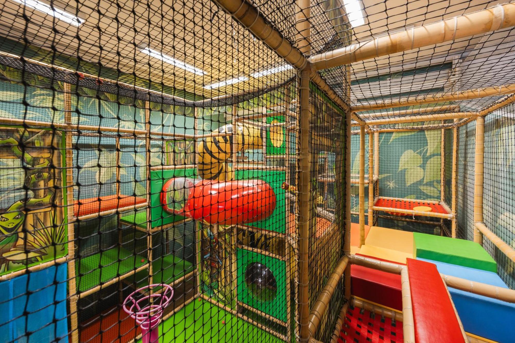 Neueroeffnung Miaflor Familien- & Aktivresort Ried im Oberinntal Extérieur photo