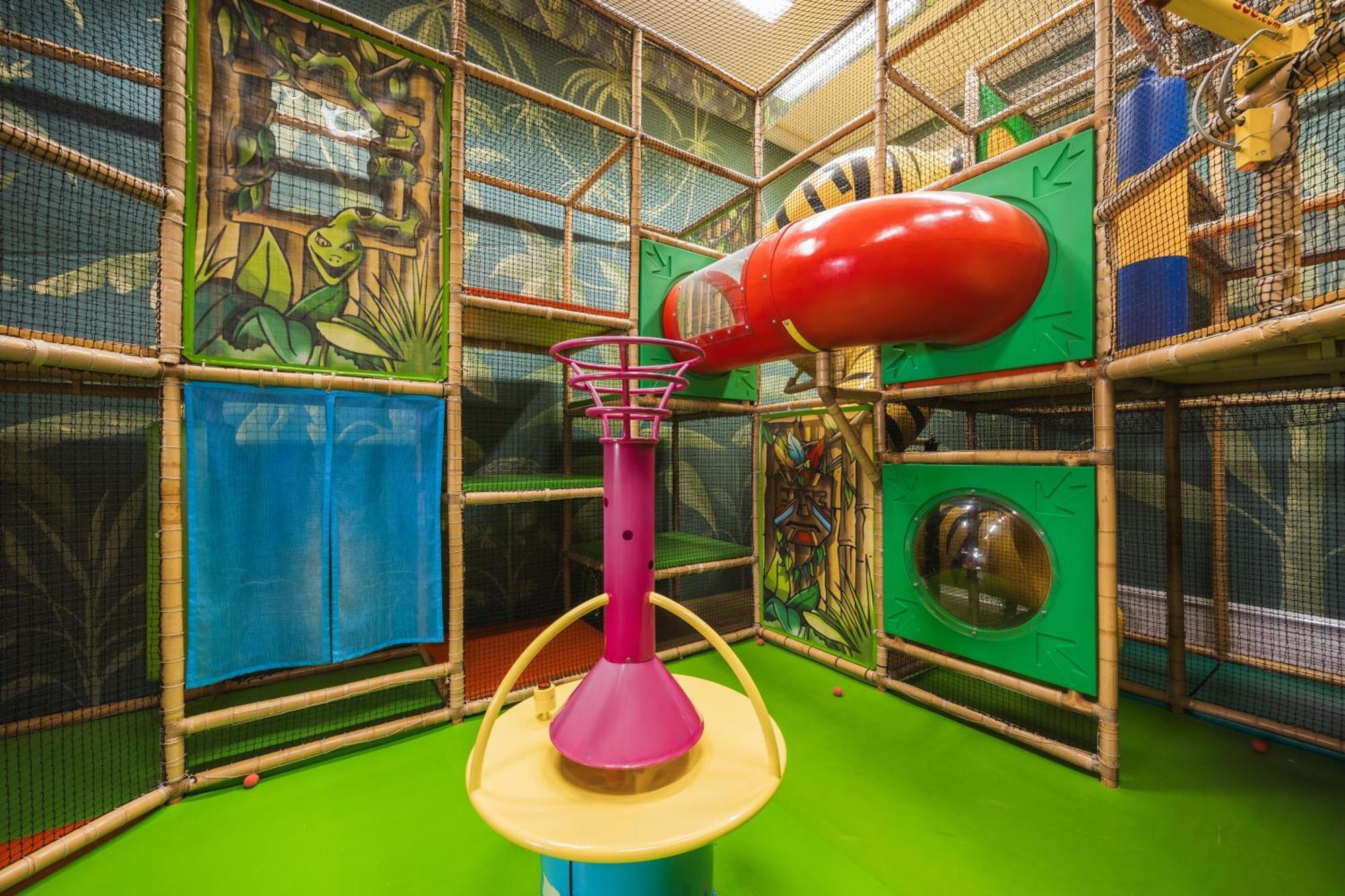 Neueroeffnung Miaflor Familien- & Aktivresort Ried im Oberinntal Extérieur photo