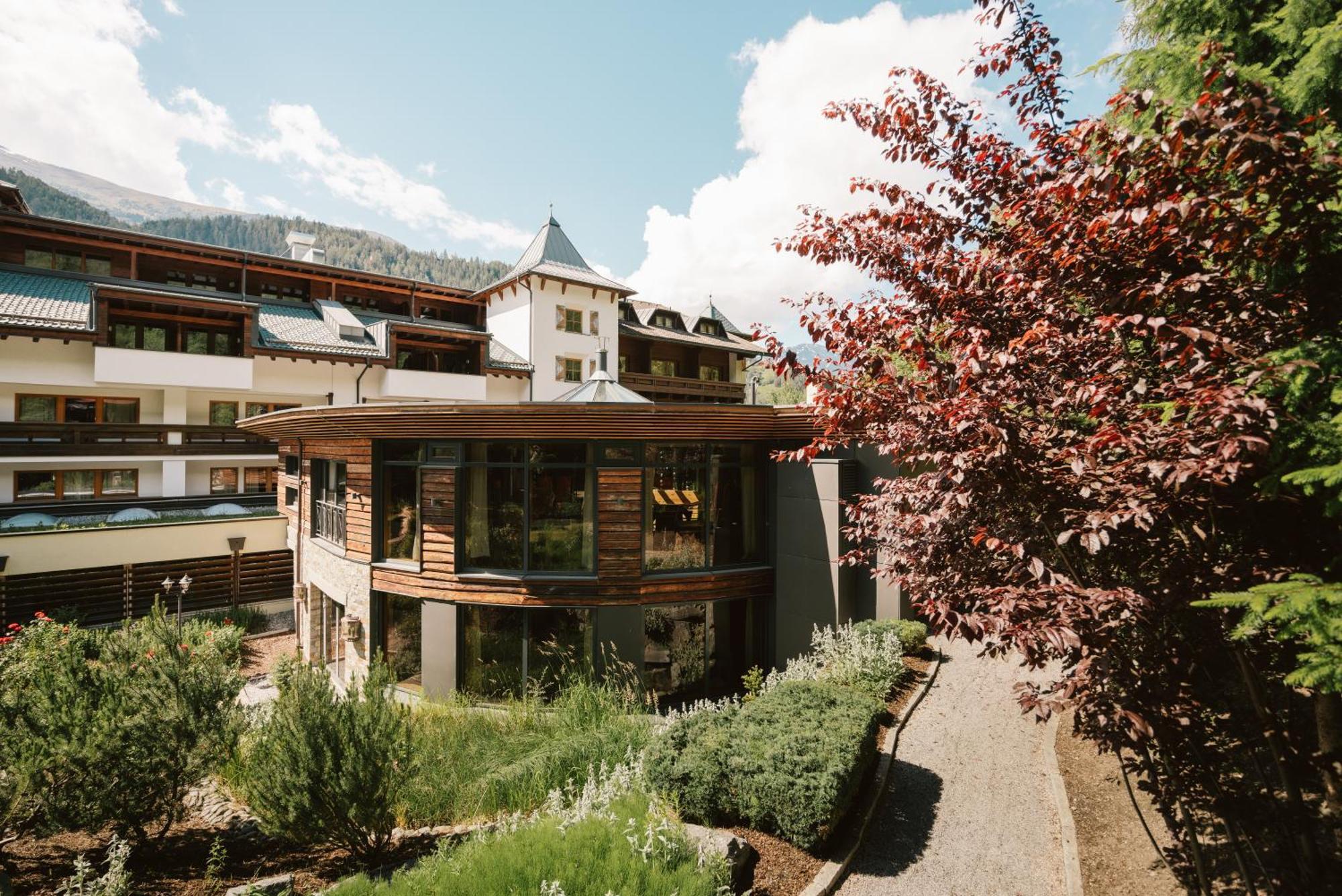 Neueroeffnung Miaflor Familien- & Aktivresort Ried im Oberinntal Extérieur photo