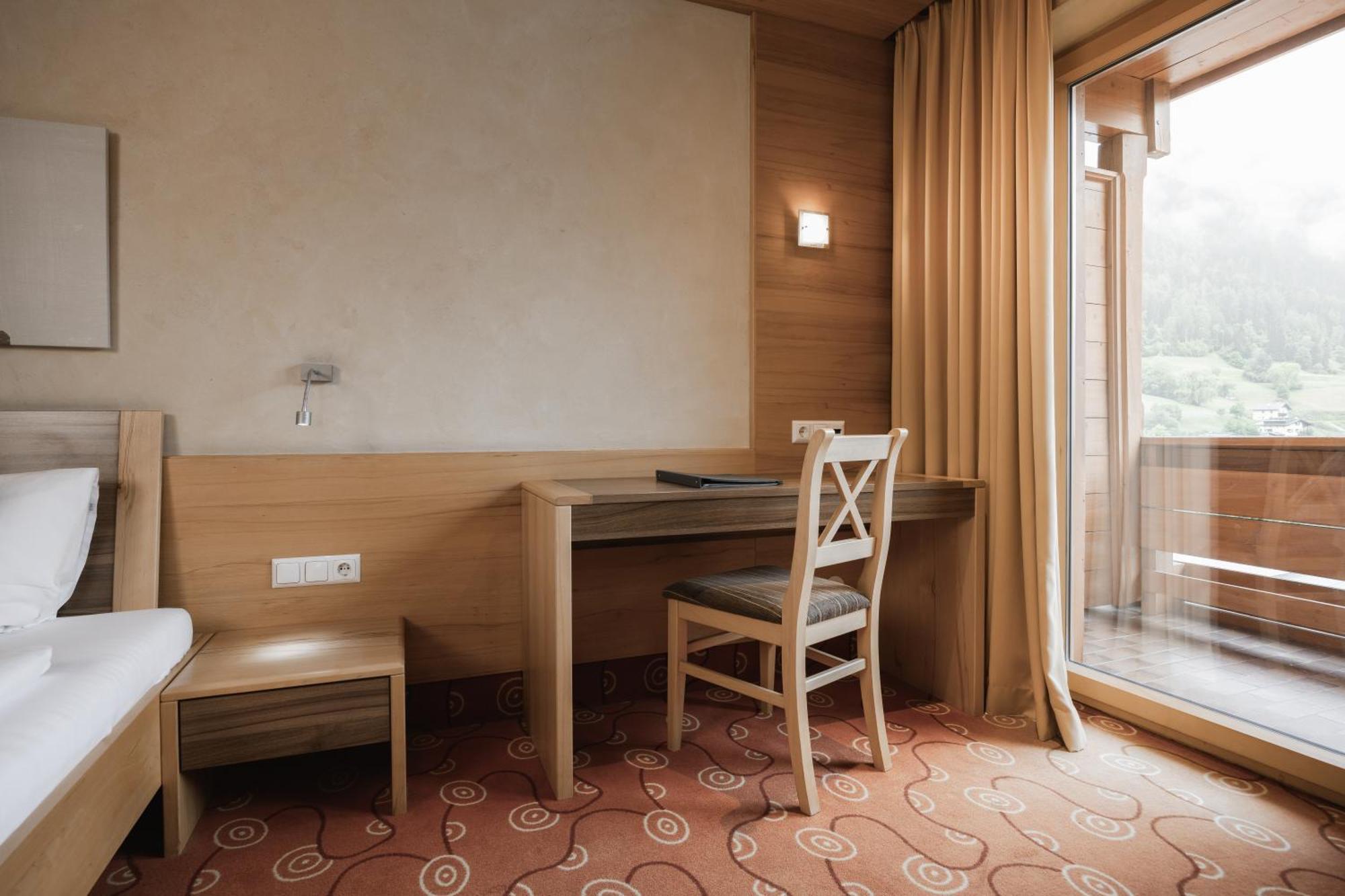 Neueroeffnung Miaflor Familien- & Aktivresort Ried im Oberinntal Extérieur photo