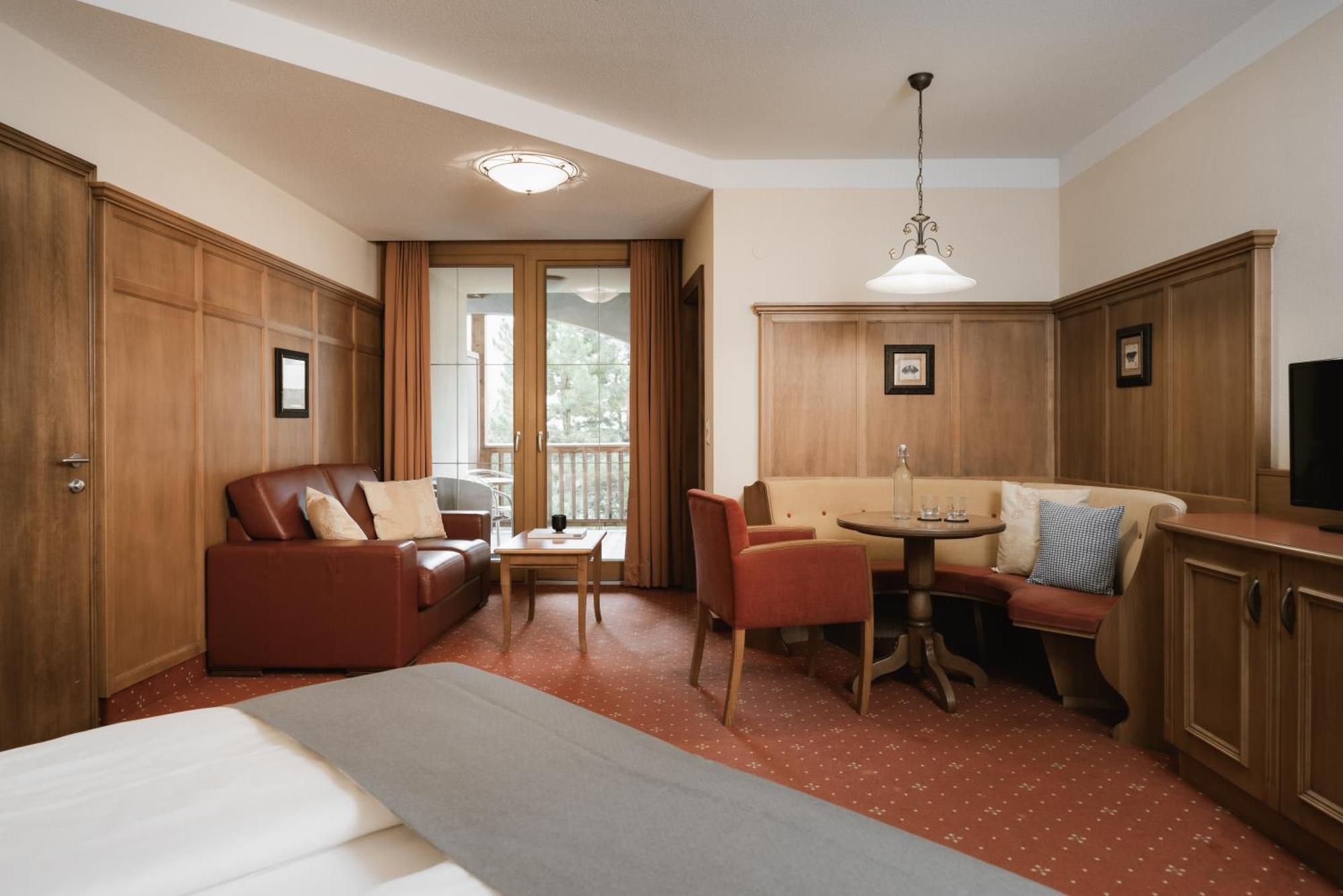 Neueroeffnung Miaflor Familien- & Aktivresort Ried im Oberinntal Extérieur photo