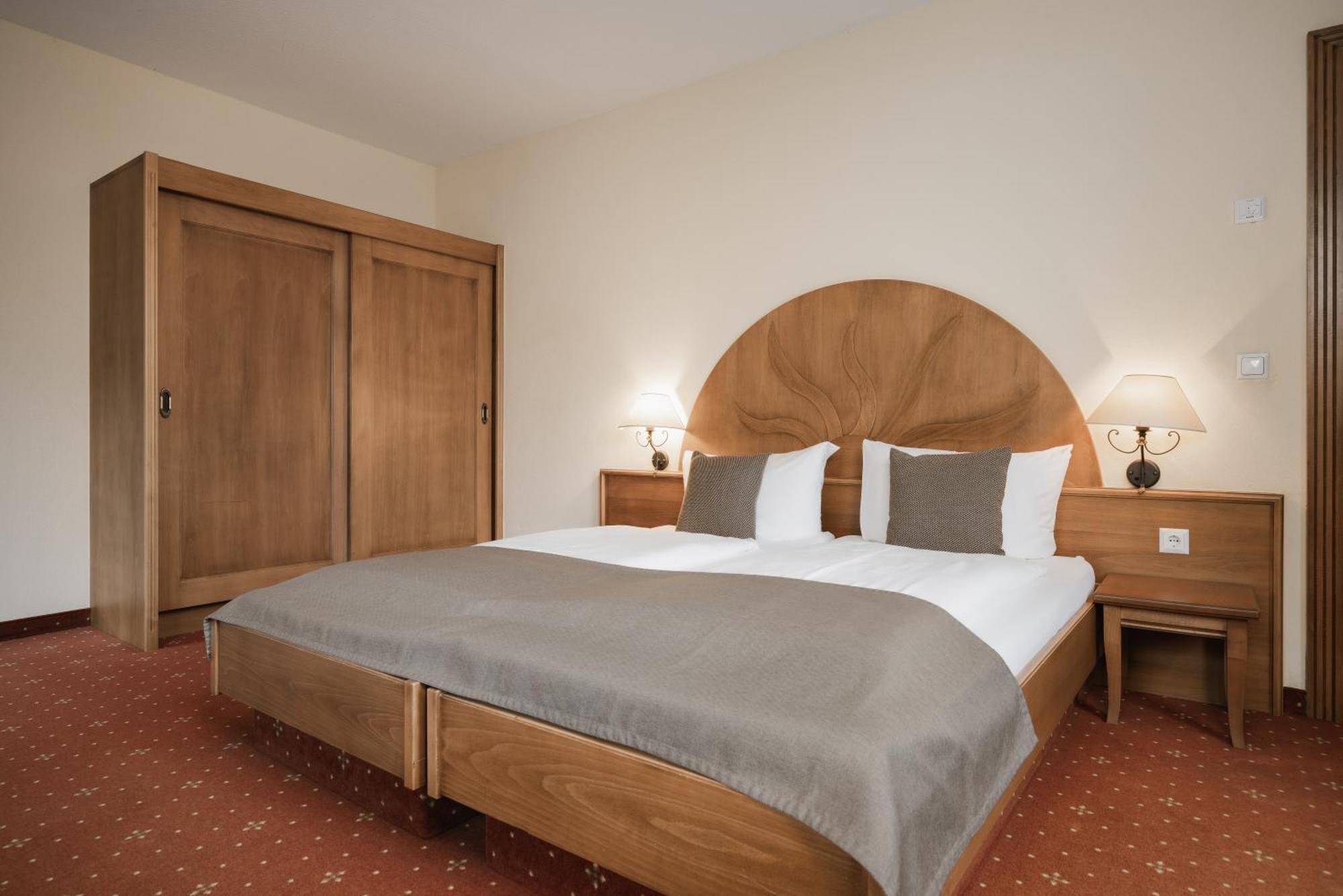 Neueroeffnung Miaflor Familien- & Aktivresort Ried im Oberinntal Extérieur photo