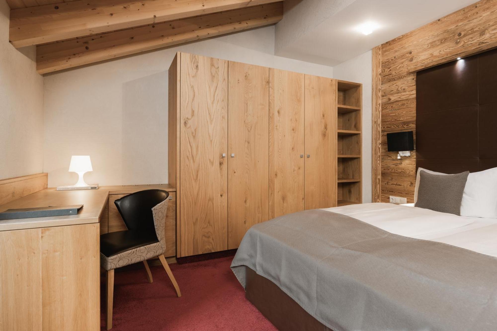 Neueroeffnung Miaflor Familien- & Aktivresort Ried im Oberinntal Extérieur photo