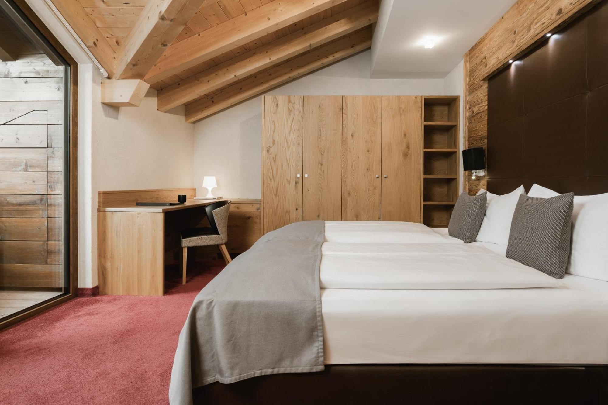 Neueroeffnung Miaflor Familien- & Aktivresort Ried im Oberinntal Extérieur photo